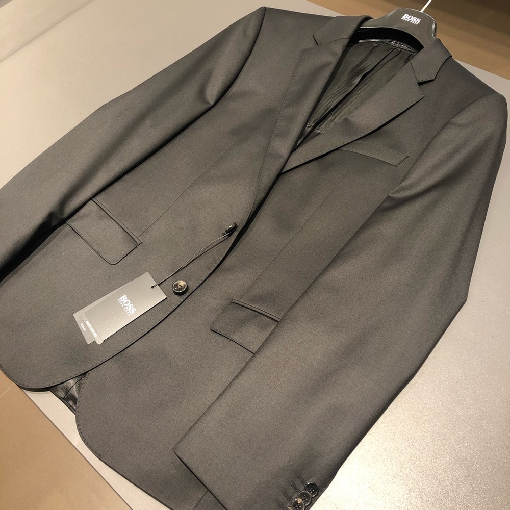 Hugo Boss Slim Fit Suit Jacket / Sport Coat — NEVER BEEN WORN